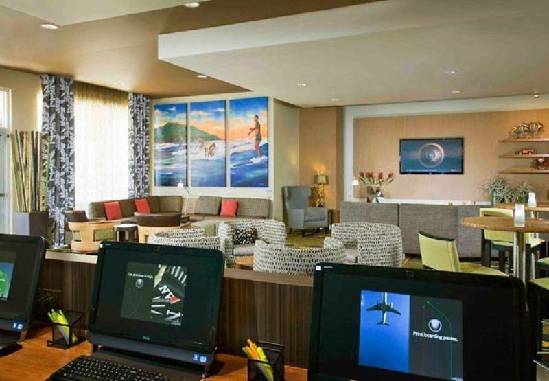 Courtyard By Marriott Maui Kahului Airport Hotel Exterior foto