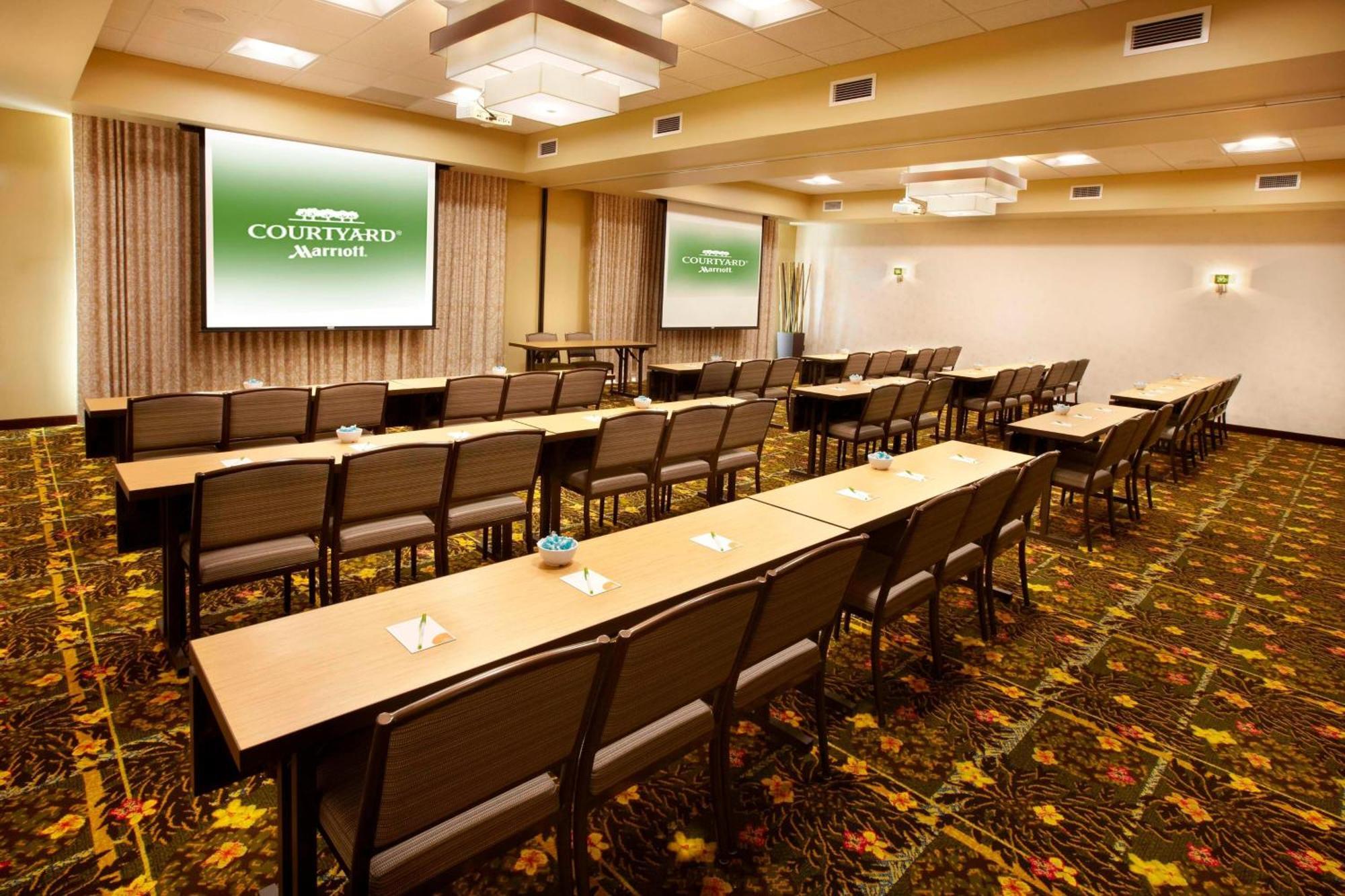 Courtyard By Marriott Maui Kahului Airport Hotel Exterior foto