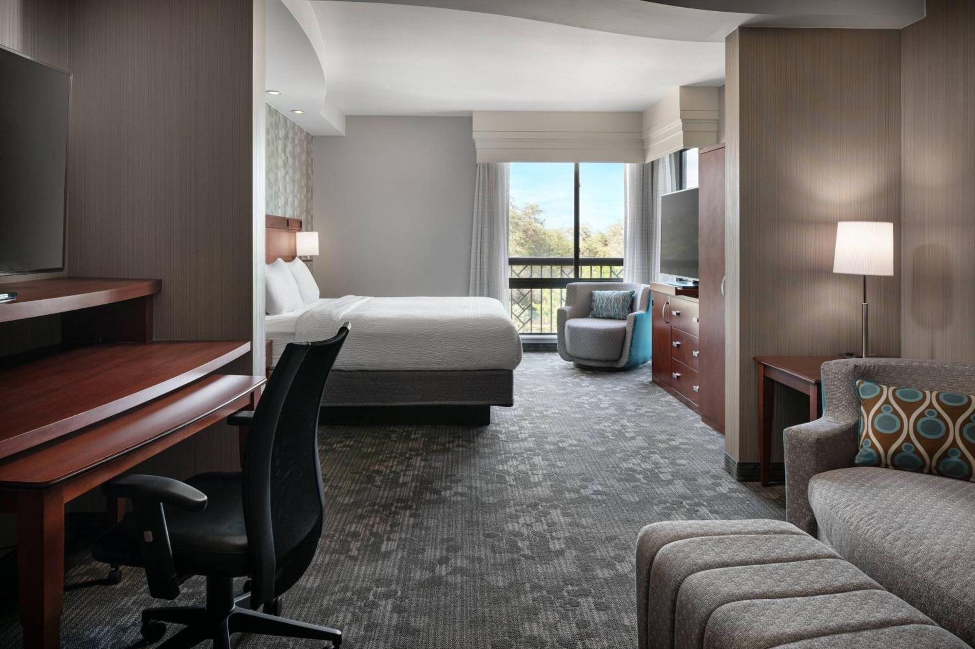 Courtyard By Marriott Maui Kahului Airport Hotel Exterior foto