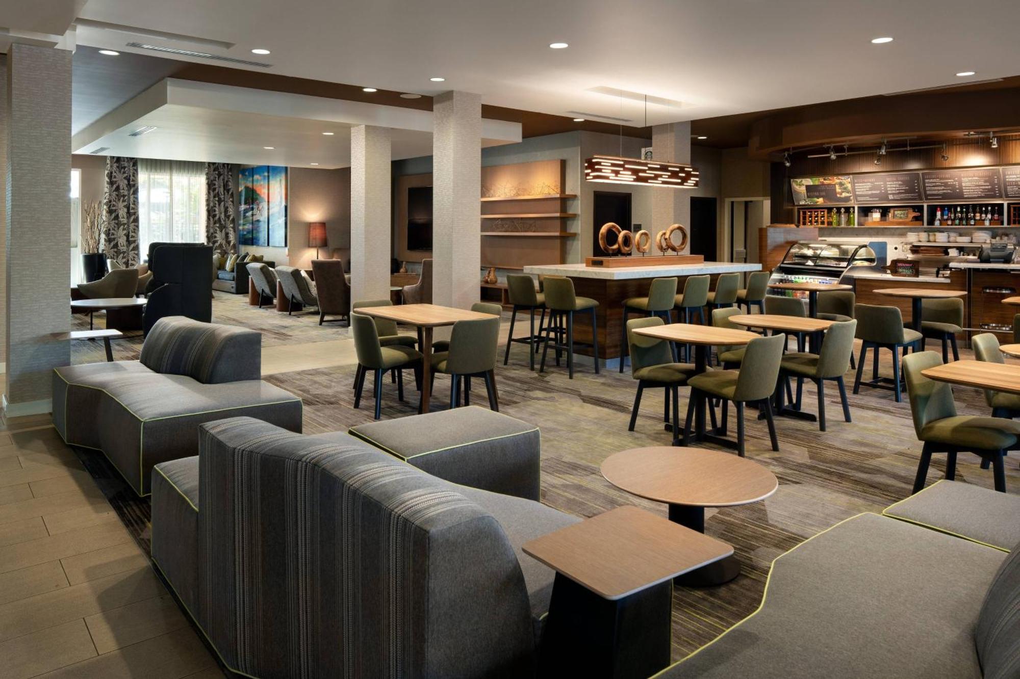 Courtyard By Marriott Maui Kahului Airport Hotel Exterior foto